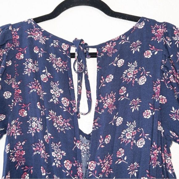 Louna‎ Navy Blue Floral Puff Sleeve Romper Size Large - Picture 8 of 8
